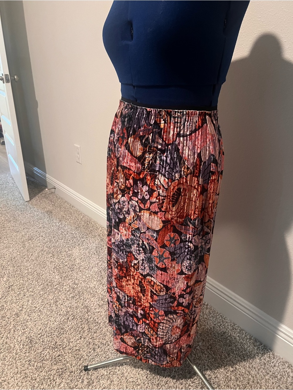 Maeve by Anthropologie Floral Pleated maxi Skirt  velvet - Picture 7 of 7